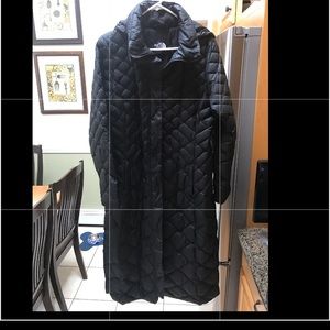 Long north face jacket size large worn once